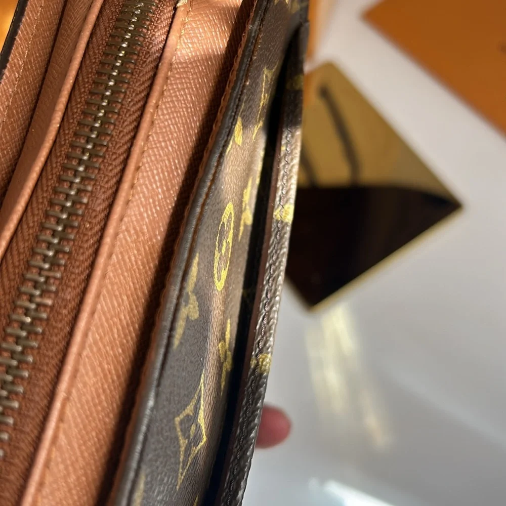 Louis Vuitton LOUIS VUITTON Clutch